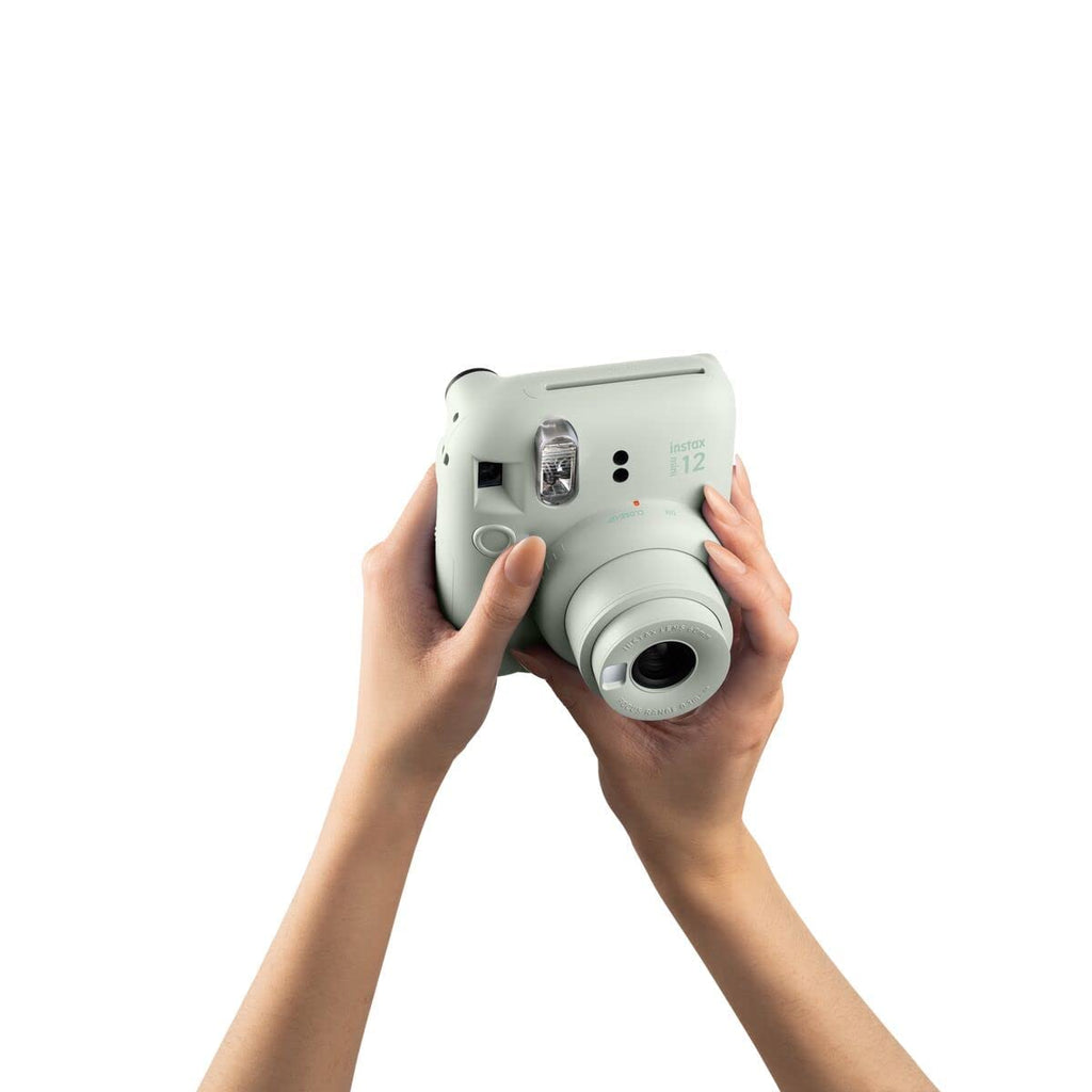 FUJIFILM instax mini 12™ Sofortbildkamera für Erwachsene | Kamera mit Sofortdruck für farbige Erinnerungen zum Anfassen – Selfiespiegel, Nahaufnahmemodus & automatische Belichtung | Pastel Blue