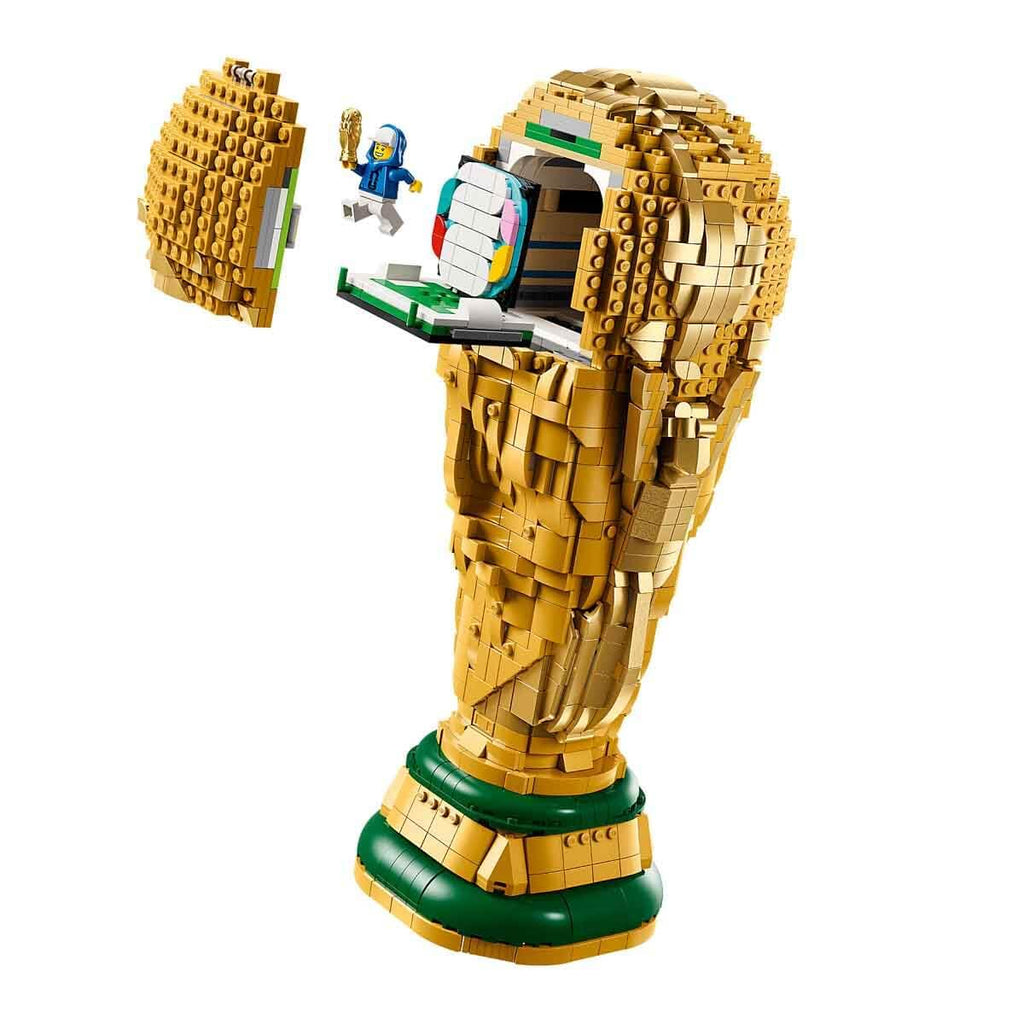 LEGO Editions Sports Offizieller Pokal der FIFA Fußball-Weltmeisterschaft - 3D DIY Modell mit sammelbarer Minifigur - Fußball Geschenk für Jungen & Mädchen ab 12 Jahren und Erwachsene Fans - 43020