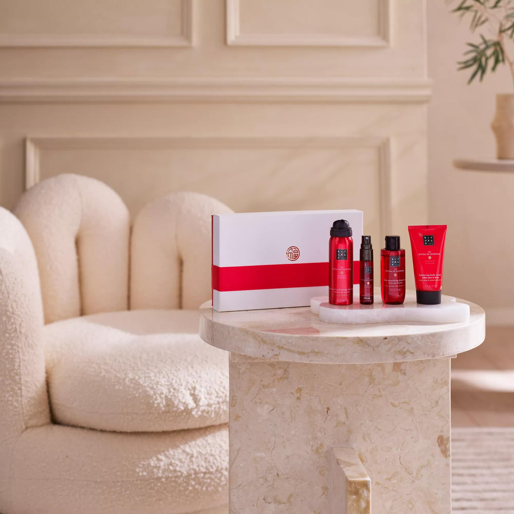 RITUALS Geschenkset The Ritual of Ayurveda Large – Home- und Hautpflegeprodukte mit Indischer Rose und Süßmandelöl, inklusive wiederverwendbarer Waschtasche – Ein Selbstpflege-Set für ein harmonisiere