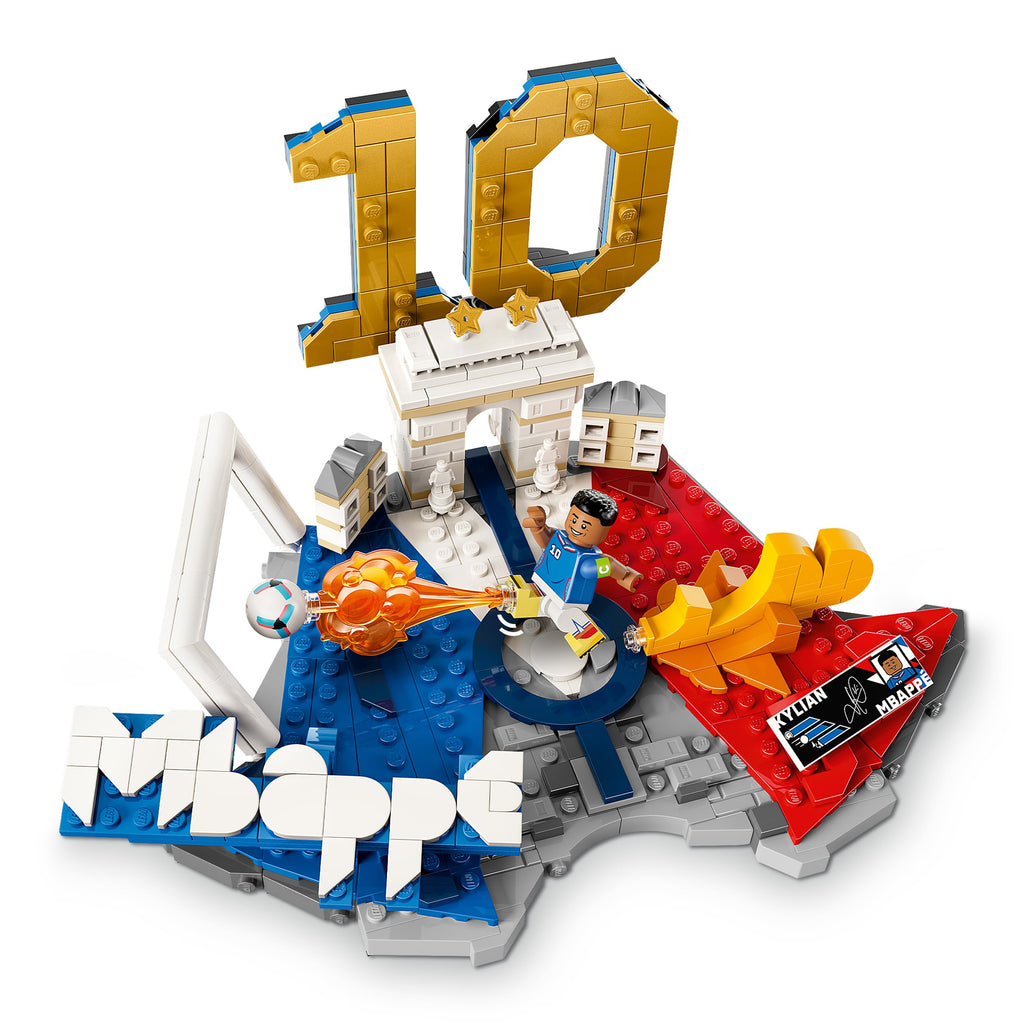 LEGO Editions Cristiano Ronaldo - Fußball-Highlights Spielzeug - 3D Modellbau mit Minifigur zum Sammeln - Kinderzimmer Deko - Geschenk für Jungen, Mädchen ab 10 Jahren und erwachsene Sportfans - 43012
