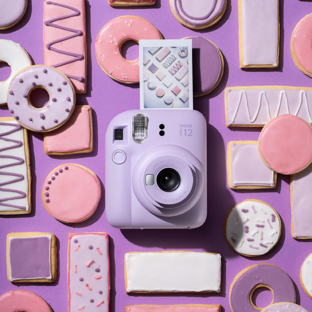 FUJIFILM instax mini 12™ Sofortbildkamera für Erwachsene | Kamera mit Sofortdruck für farbige Erinnerungen zum Anfassen – Selfiespiegel, Nahaufnahmemodus & automatische Belichtung | Pastel Blue